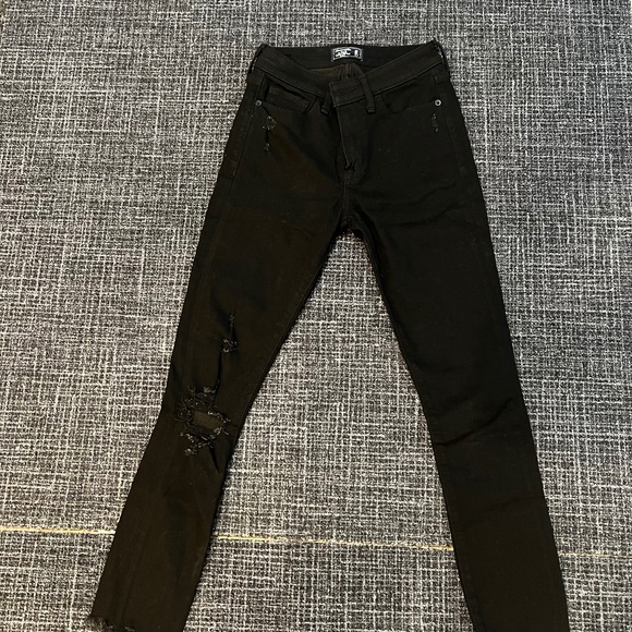 NWT Abercrombie Black Distressed Skinny Jeans - Picture 1 of 8